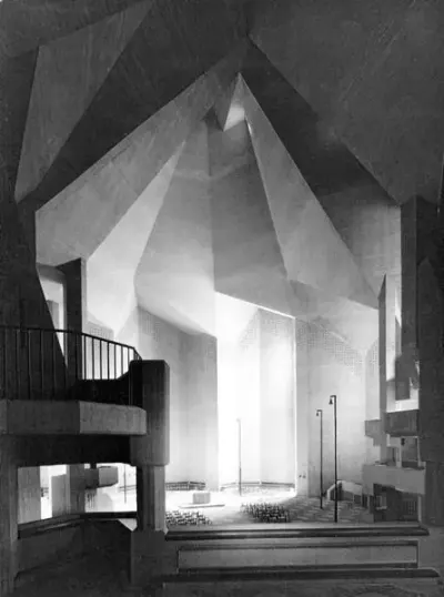 Gottfried Böhm. Transparencias opacas en Pilgrimage church, Neviges, 1963