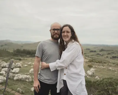 Karen y Alejandro en las sierras