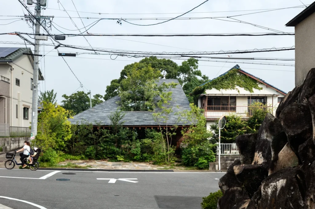 Casa de la Tierra - Ken Nishiguchi